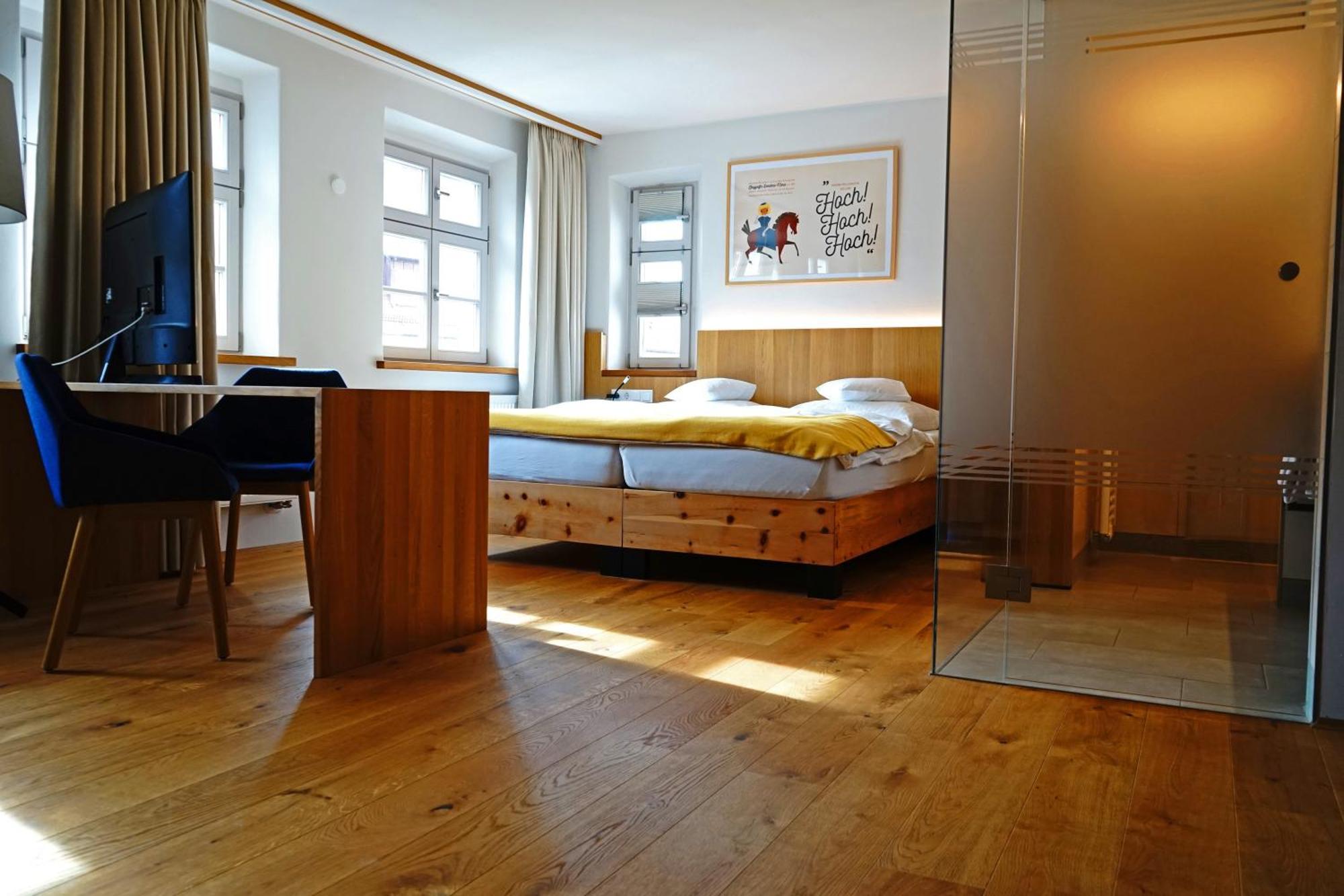 הילפולטשטיין Hotel Zum Schwarzen Ross Und Gutmann Zur Post מראה חיצוני תמונה