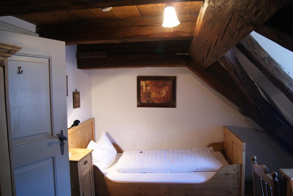 הילפולטשטיין Hotel Zum Schwarzen Ross Und Gutmann Zur Post חדר תמונה