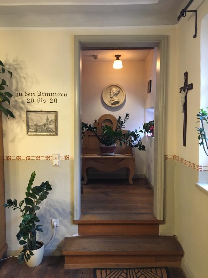 הילפולטשטיין Hotel Zum Schwarzen Ross Und Gutmann Zur Post מראה חיצוני תמונה