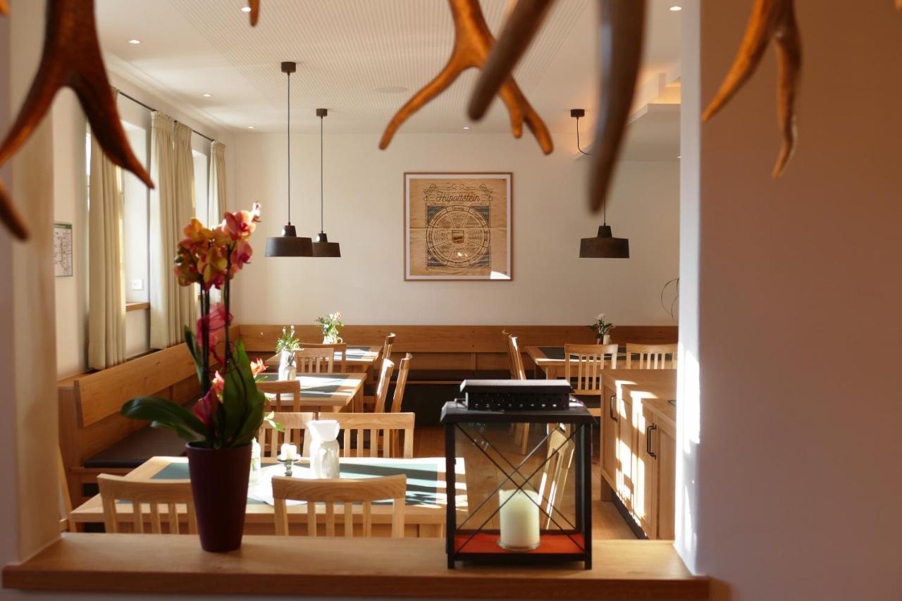 הילפולטשטיין Hotel Zum Schwarzen Ross Und Gutmann Zur Post מראה חיצוני תמונה