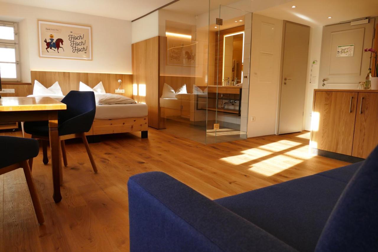 הילפולטשטיין Hotel Zum Schwarzen Ross Und Gutmann Zur Post מראה חיצוני תמונה
