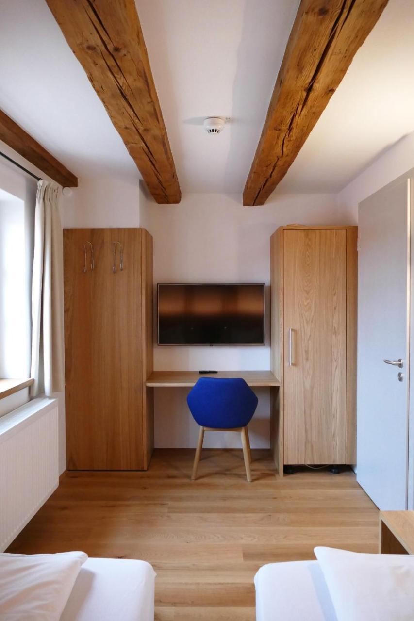 הילפולטשטיין Hotel Zum Schwarzen Ross Und Gutmann Zur Post מראה חיצוני תמונה
